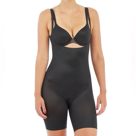 SPANX Thinsticts 2.0 Open Bust Mid Thigh Bodysuit! - Picture 5 of 7
